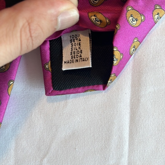 $150 Moschino Bear Print Logo Silk Necktie Tie NWT - Picture 5 of 5